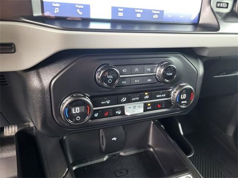 Used 2023 Ford Bronco Badlands image 8