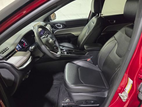 Used 2025 Jeep Compass Limited AWD/4WD image 13