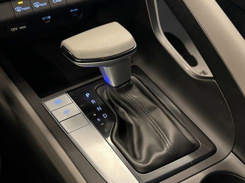 Used 2023 Hyundai Elantra SEL image 15