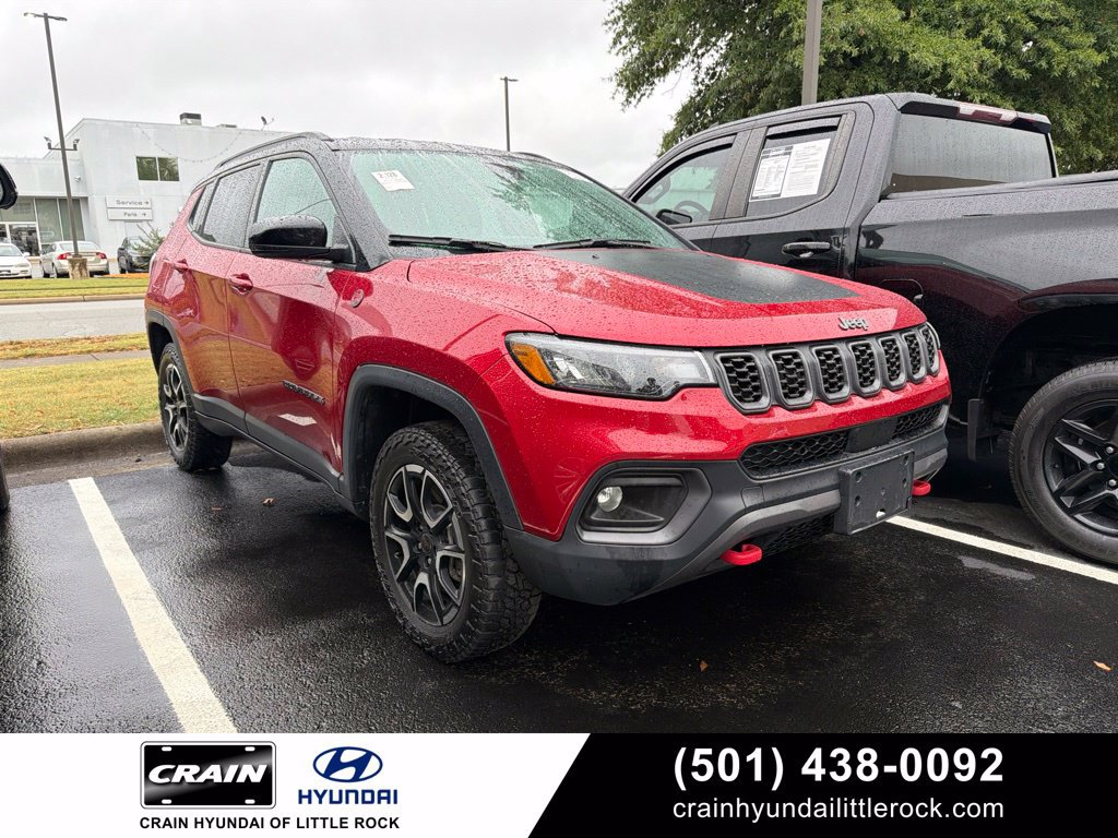 Used 2025 Jeep Compass Trailhawk AWD/4WD image 1