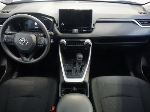 Used 2025 Toyota RAV4 XLE AWD/4WD image 23
