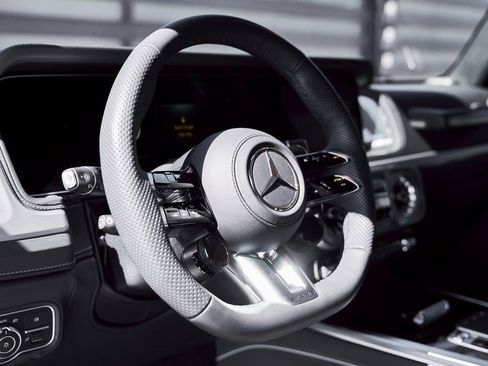 Used 2025 Mercedes-Benz G 63 AMG 4MATIC image 39