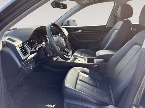 Used 2019 Audi Q5 Premium AWD/4WD image 9