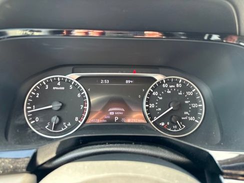 Used 2024 Nissan Pathfinder SL AWD/4WD image 41