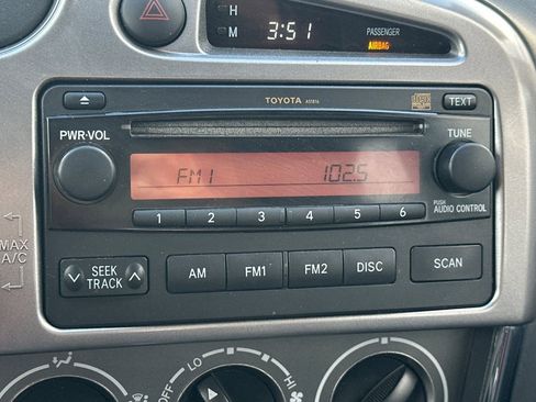 Used 2005 Toyota Matrix XR image 18