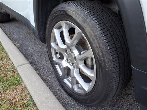 Used 2022 Jeep Compass Latitude w/ Sun and Sound Group image 4