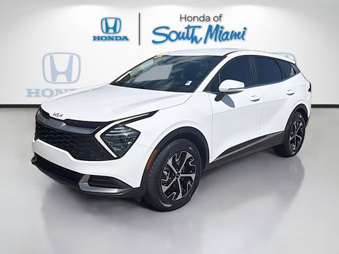 Used 2024 Kia Sportage EX image 3