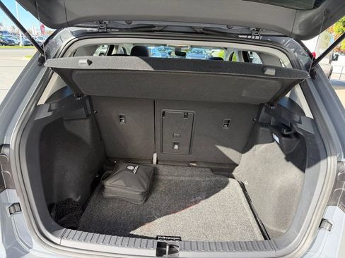 Used 2024 Volkswagen Taos SE image 29