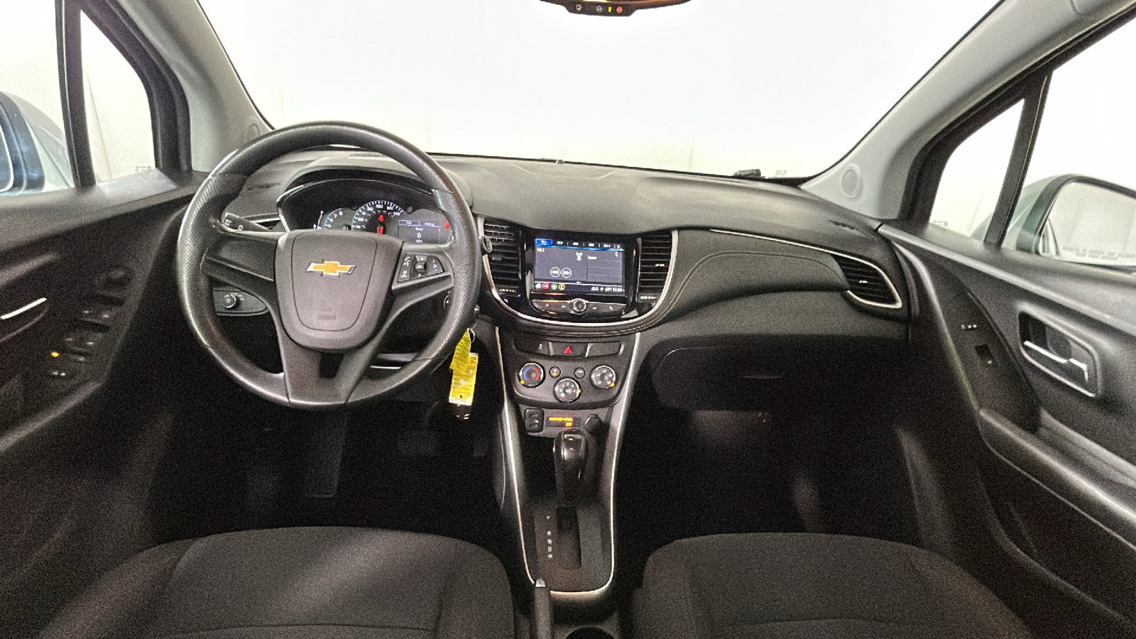 Used 2018 Chevrolet Trax LS AWD/4WD image 28