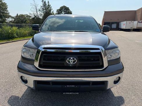 Used 2012 Toyota Tundra 4x4 Double Cab w/ SR5 Pkg image 2