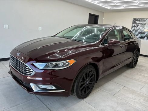 Used 2017 Ford Fusion SE w/ Fusion SE Technology Package FWD image 1
