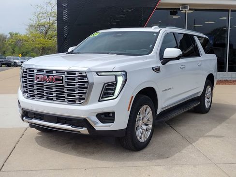 Used 2025 GMC Yukon XL Denali AWD/4WD image 1