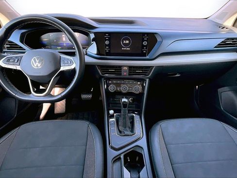 Used 2024 Volkswagen Taos SE image 14