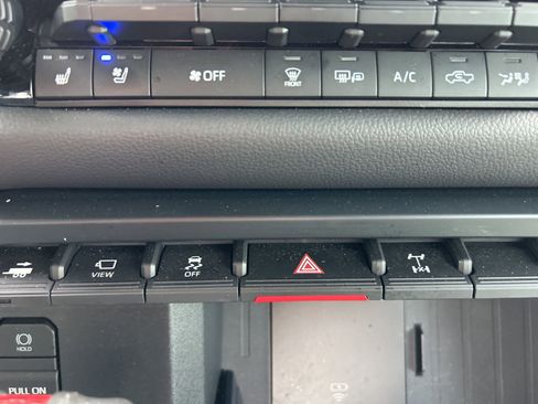 Used 2025 Toyota Tundra TRD Pro AWD/4WD image 32