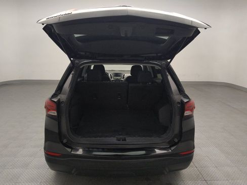 Used 2023 Chevrolet Equinox LS FWD image 29