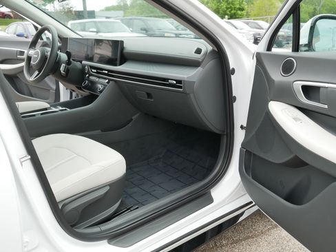 Certified 2025 Hyundai Sonata SEL AWD/4WD image 19