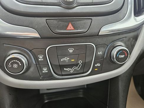 Certified 2020 Chevrolet Equinox LS w/ LS Convenience Package image 32