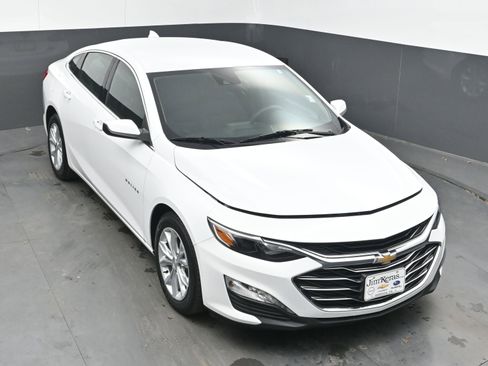 Used 2024 Chevrolet Malibu LT image 32