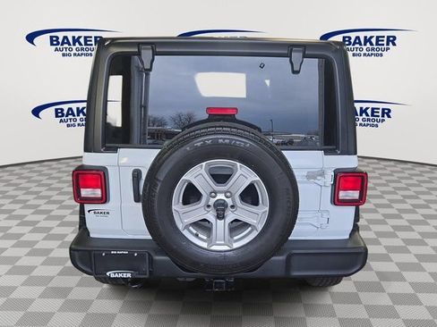 Used 2022 Jeep Wrangler Unlimited Sport AWD/4WD image 6