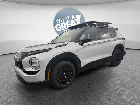 New 2026 Mitsubishi Outlander Trail Edition AWD/4WD image 8