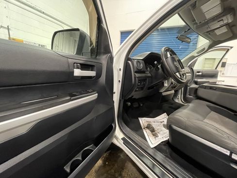 Used 2014 Toyota Tundra SR image 13