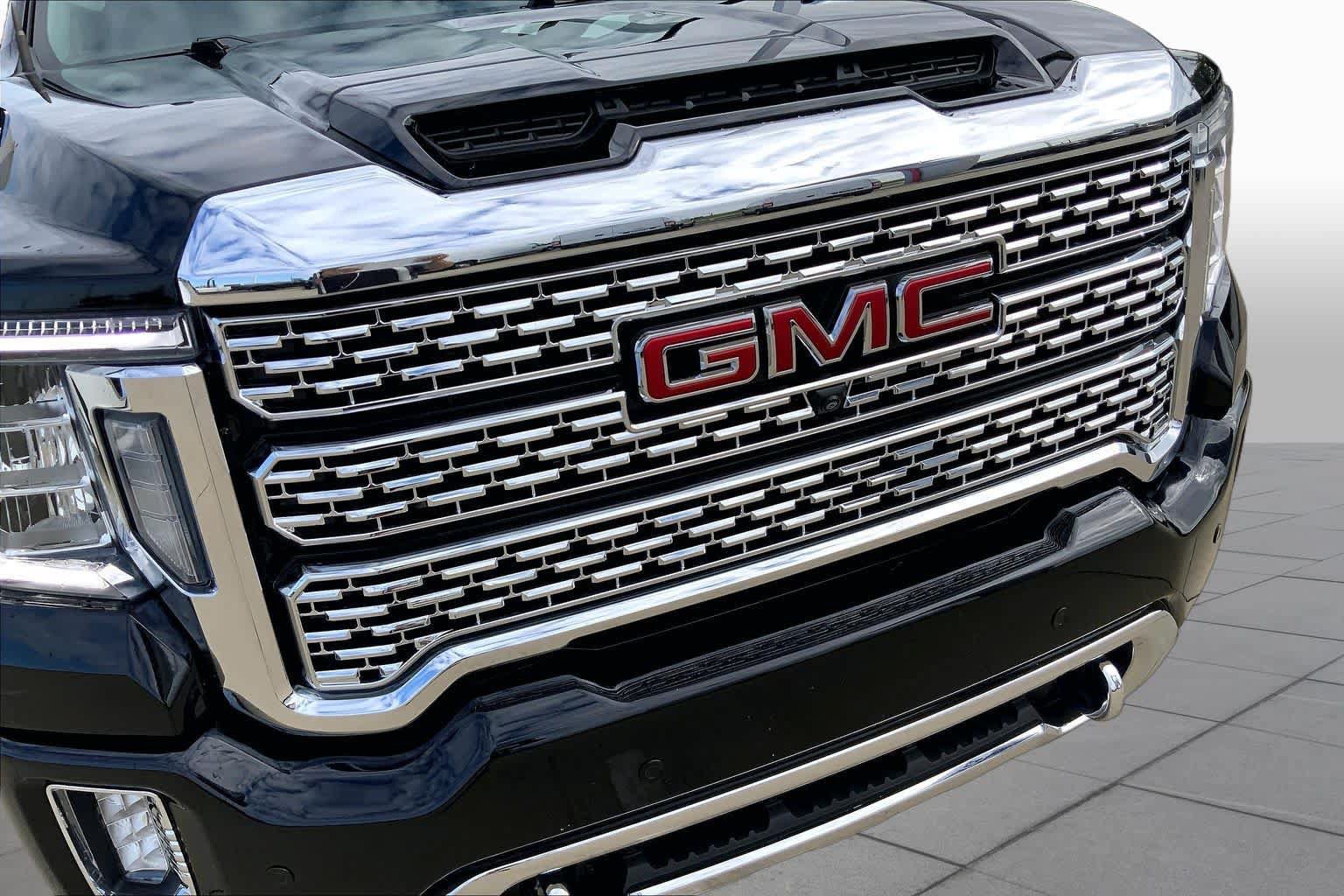 Used 2023 GMC Sierra 3500 Denali w/ Denali Black Diamond Edition AWD/4WD image 28