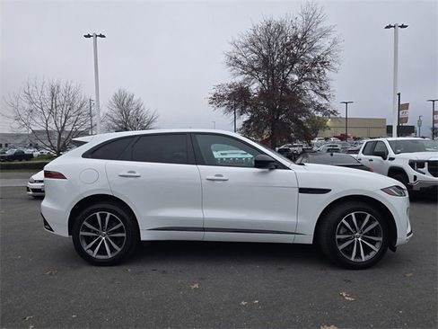 Used 2024 Jaguar F-PACE R-Dynamic S image 3