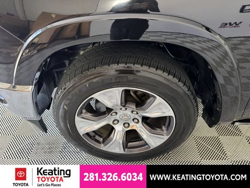 Used 2019 RAM 1500 Laramie RWD image 31