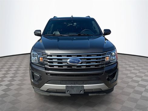 Used 2021 Ford Expedition XLT image 2