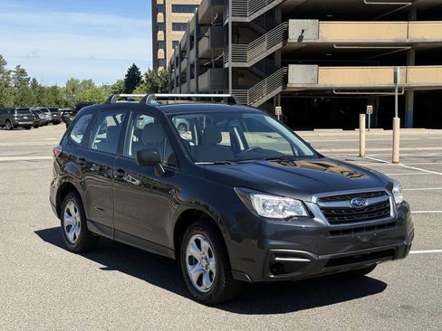 Used 2018 Subaru Forester 2.5i AWD/4WD image 5