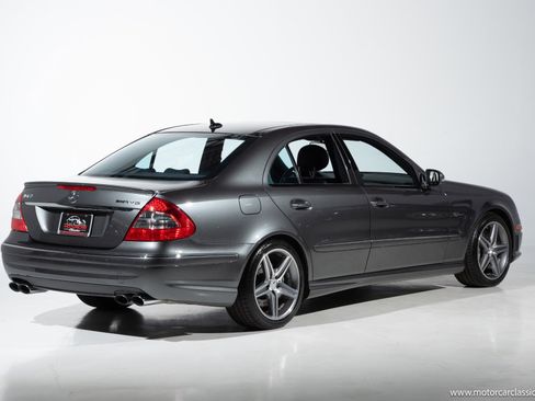 Used 2009 Mercedes-Benz E 63 AMG Sedan image 8
