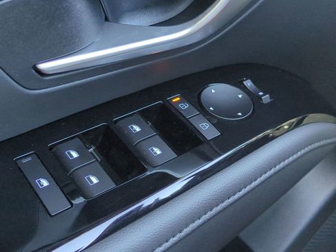 New 2026 Hyundai Tucson Limited image 32