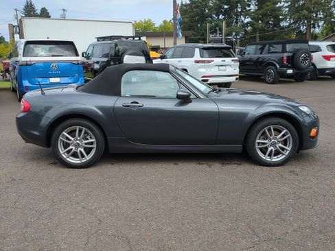 Used 2015 MAZDA MX-5 Miata Sport image 6