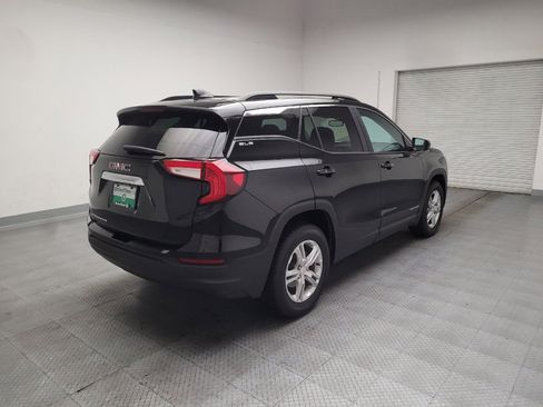 Used 2023 GMC Terrain SLE w/ Driver Convenience Package FWD image 9