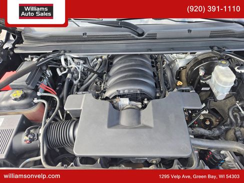 Used 2018 Chevrolet Suburban LT image 26