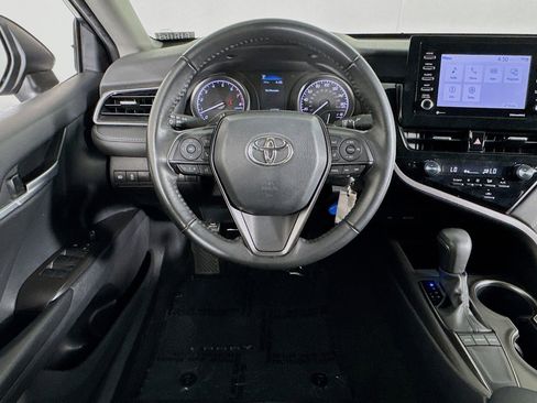 Used 2023 Toyota Camry SE FWD image 4