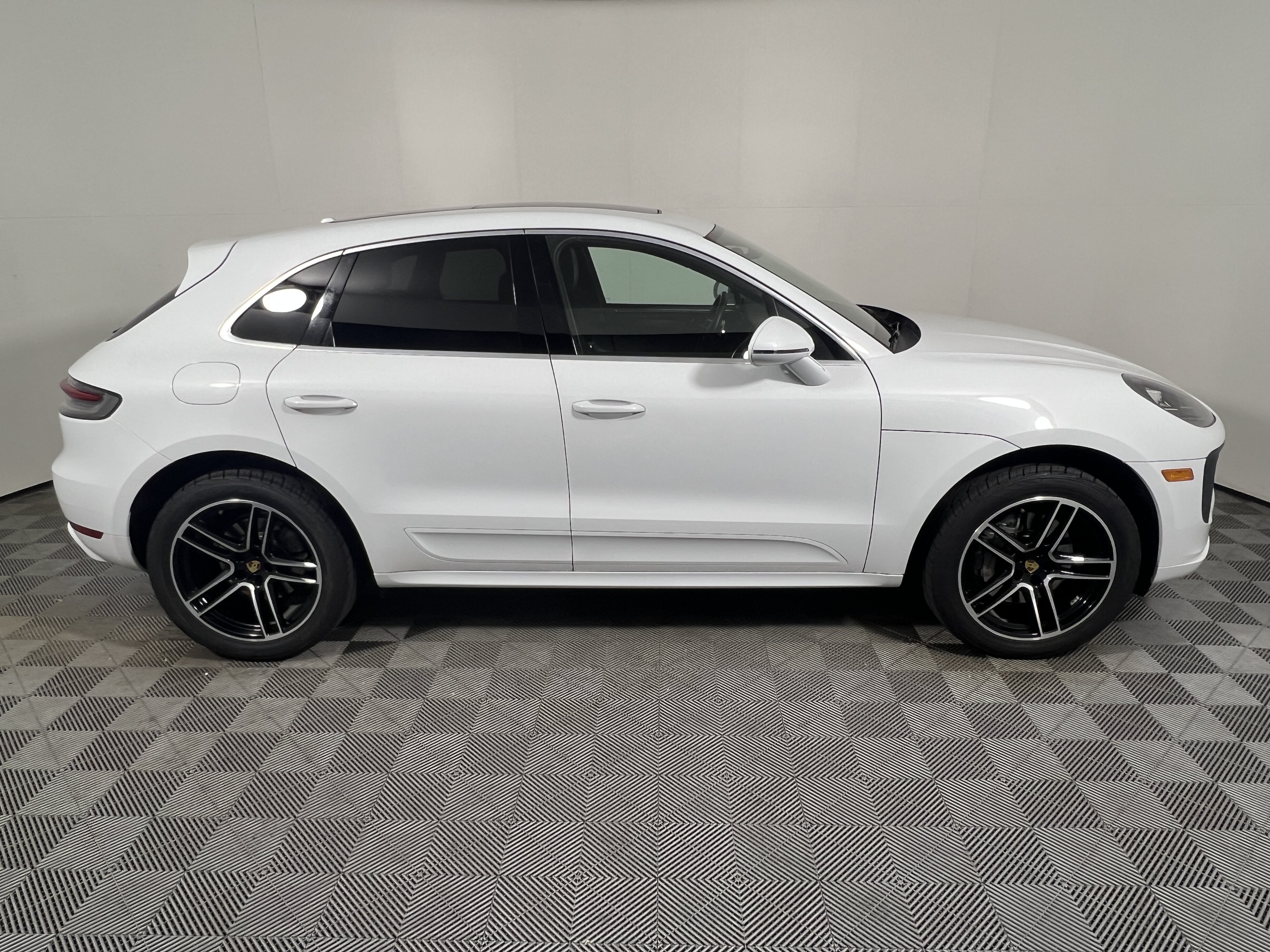 Used 2019 Porsche Macan S AWD/4WD image 8