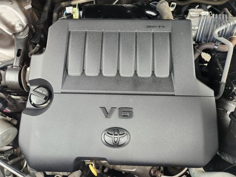 Used 2016 Toyota Highlander XLE image 31