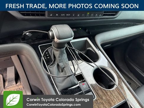 Used 2025 Toyota Sienna Platinum AWD/4WD image 11