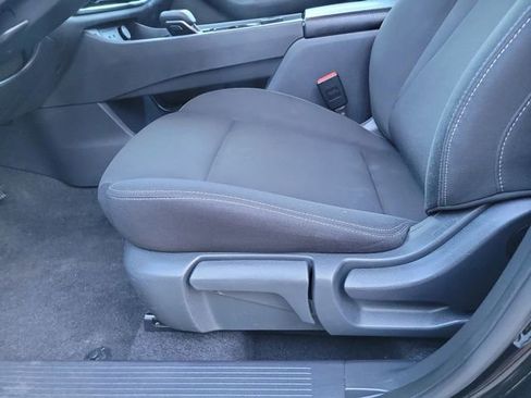 Used 2024 Nissan Rogue S image 19