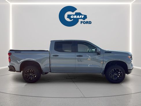 Used 2025 Chevrolet Silverado 1500 Custom Trail Boss w/ Dark Appearance Package AWD/4WD image 5