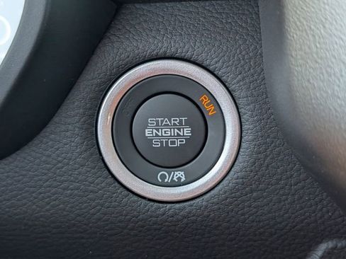 New 2026 RAM 1500 4x4 Crew Cab image 27