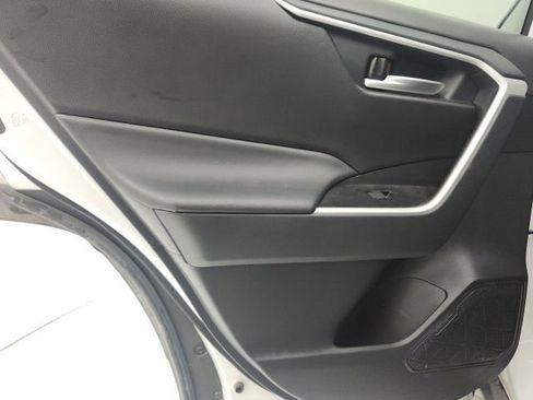 Used 2025 Toyota RAV4 XLE w/ Convenience Package image 9