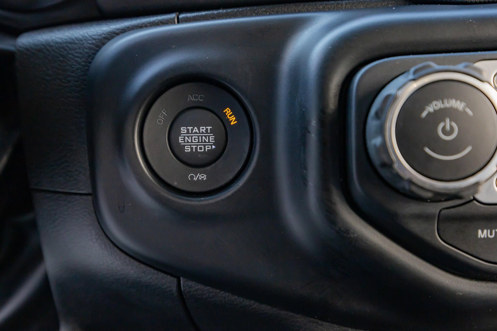 Used 2022 Jeep Gladiator Mojave w/ LED Lighting Group AWD/4WD image 23