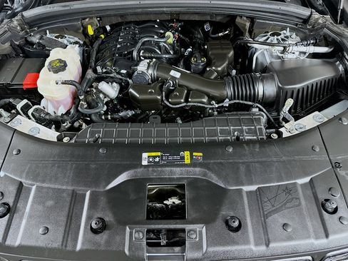 Used 2024 Jeep Grand Cherokee Limited w/ Luxury Tech Group II image 30