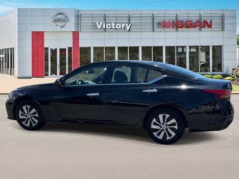 Used 2023 Nissan Altima 2.5 S FWD image 6