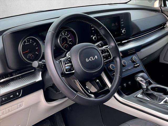 Used 2024 Kia Carnival LX FWD image 14