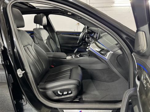 Used 2023 BMW M550i xDrive AWD/4WD image 50