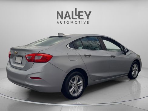 Used 2017 Chevrolet Cruze LT w/ Convenience Package image 4