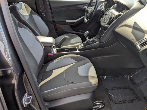 Used 2018 Ford Focus ST image 23